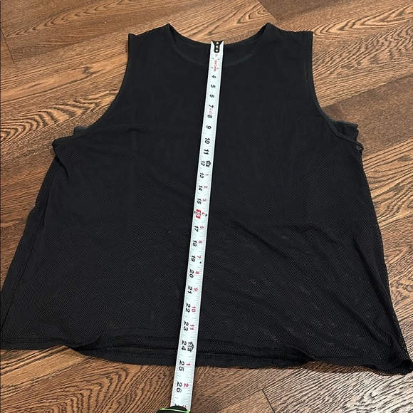 Lululemon mesh on mesh tank - Picture 5 of 7